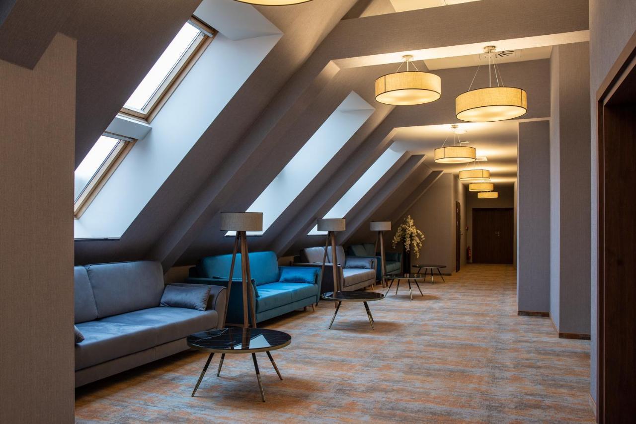 Hotel Styl 70 Пщина Екстериор снимка