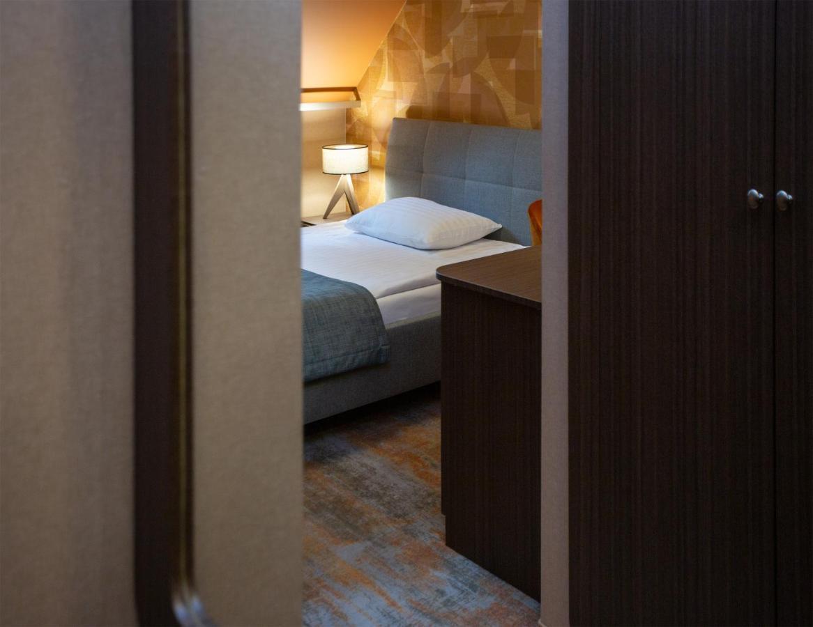 Hotel Styl 70 Пщина Екстериор снимка