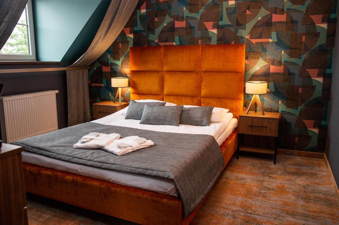Hotel Styl 70 Пщина Екстериор снимка