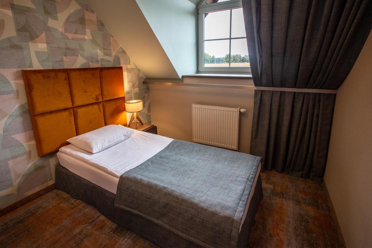 Hotel Styl 70 Пщина Екстериор снимка