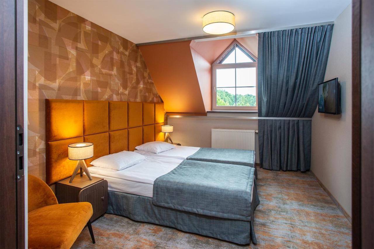 Hotel Styl 70 Пщина Екстериор снимка