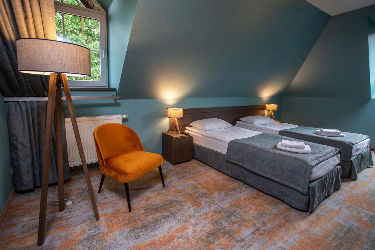 Hotel Styl 70 Пщина Екстериор снимка