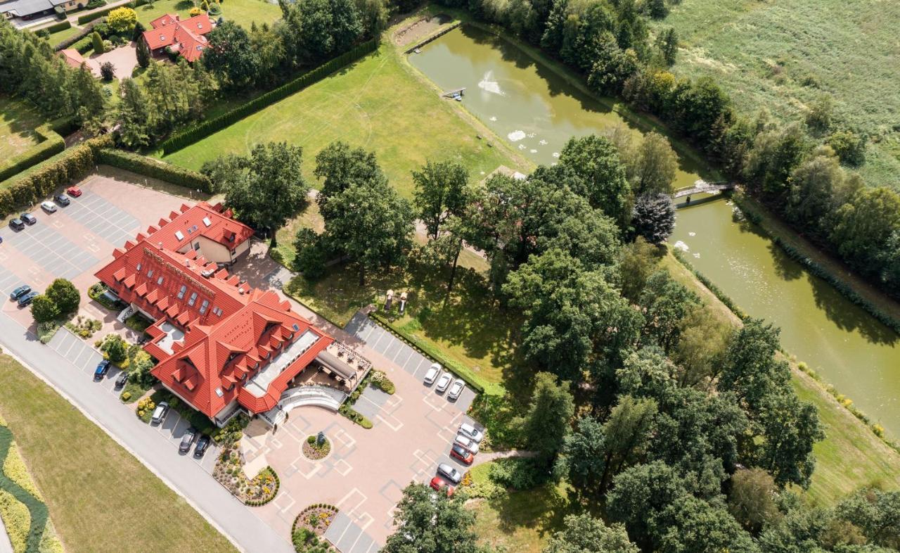 Hotel Styl 70 Пщина Екстериор снимка