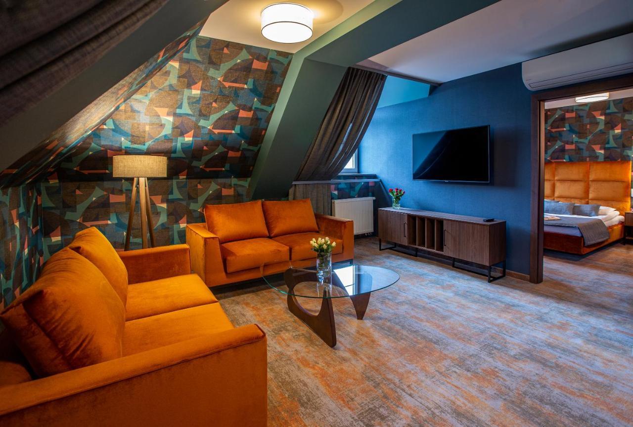 Hotel Styl 70 Пщина Екстериор снимка