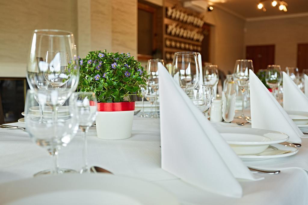 Hotel Styl 70 Пщина Екстериор снимка